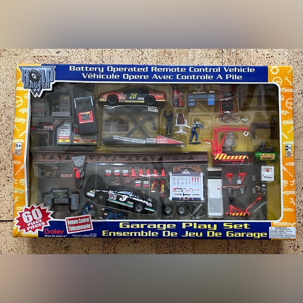 BOLEY ROAD MASTER NASCAR Over 60 Pieces Battery Operated Garage Play Set RARE